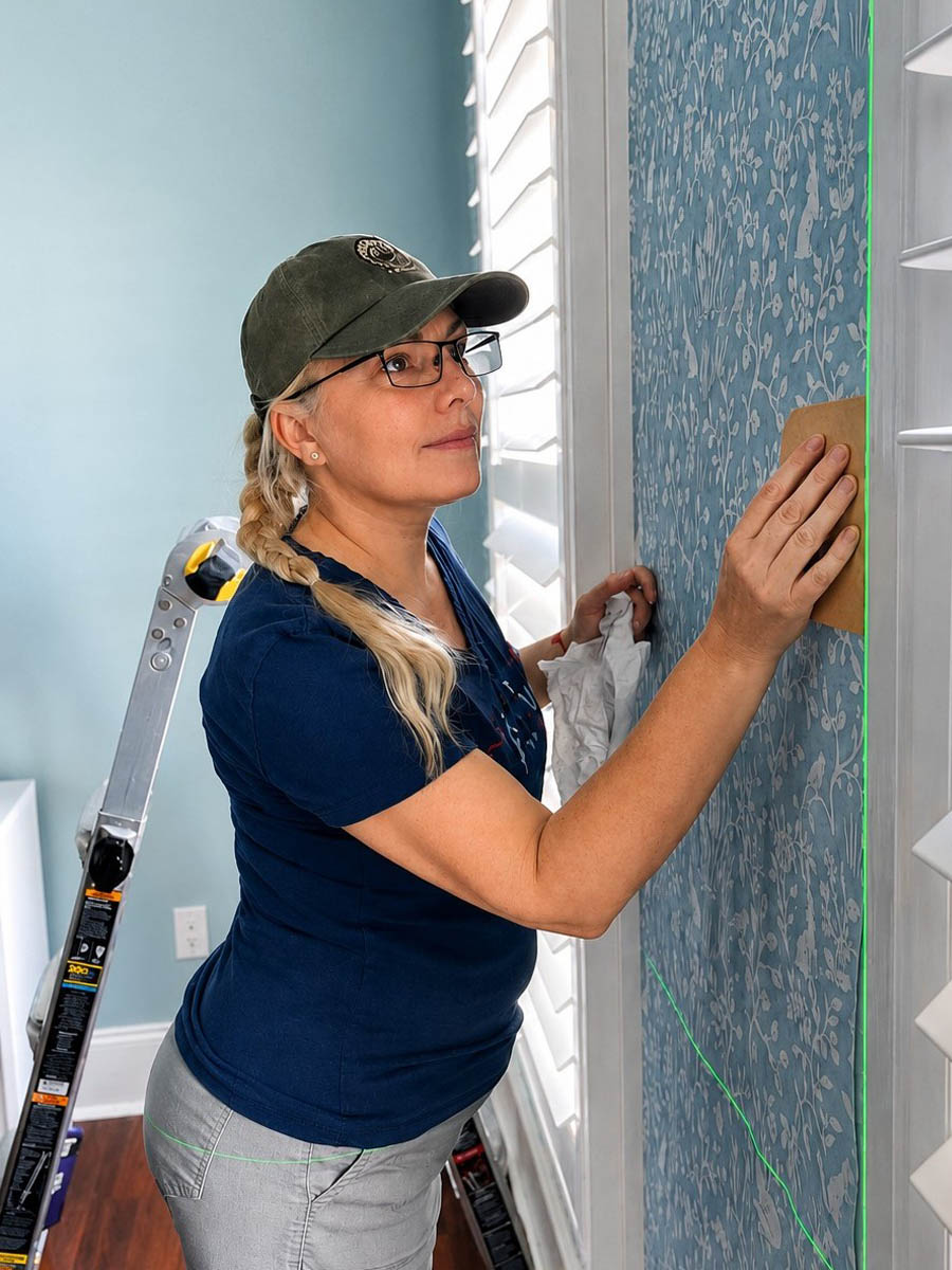Natalia installing wallpaper